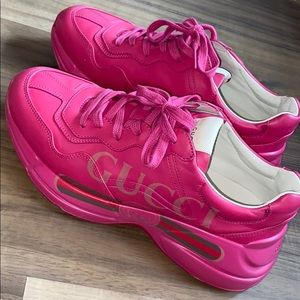 Gucci hot pink shoes